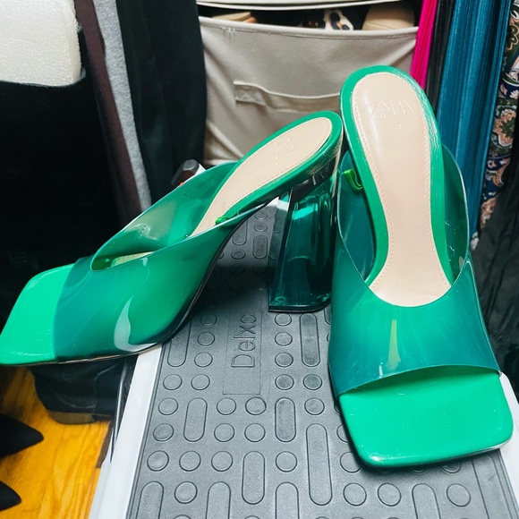 Zara Green Block Heel Sandals - Picture 7 of 9